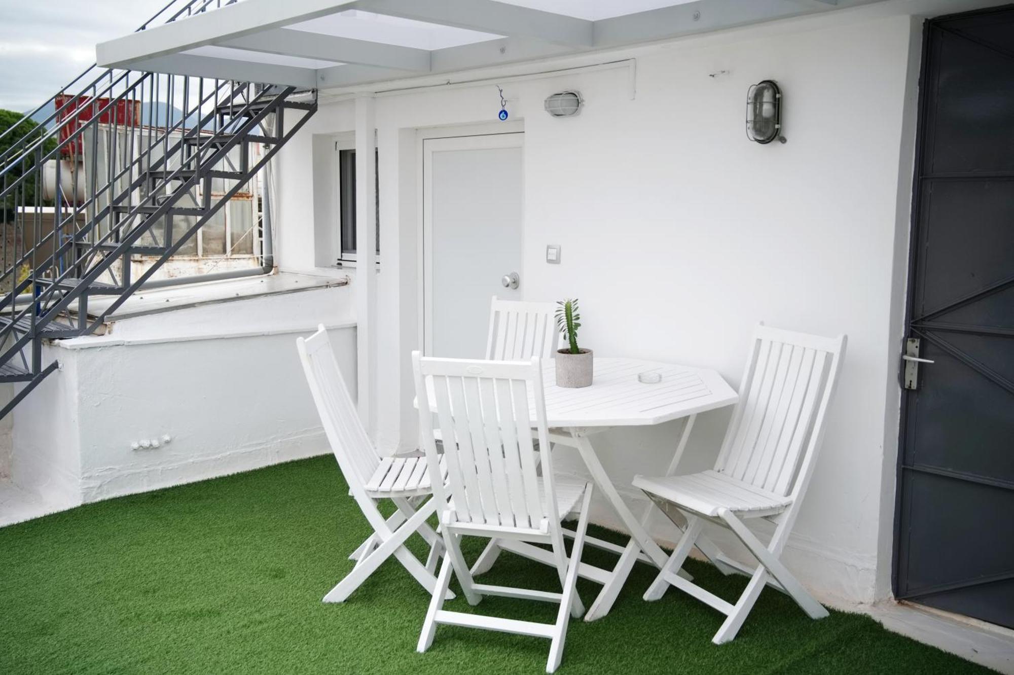 Central Aesthetic Studio With Panoramic Views พาทรา ภายนอก รูปภาพ